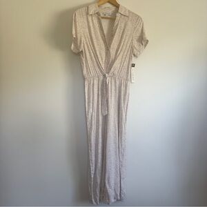 NWT Luxology floral wide-leg Jumpsuit Size: Small
